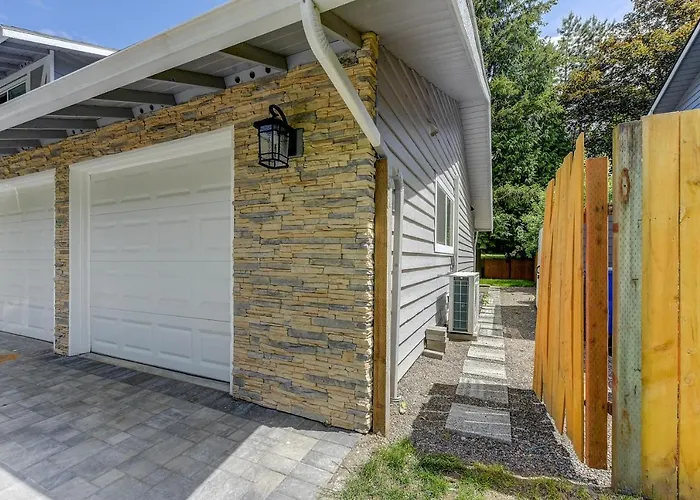 Private Deluxe Suite! *Location*: Ms, Lakes, Shops