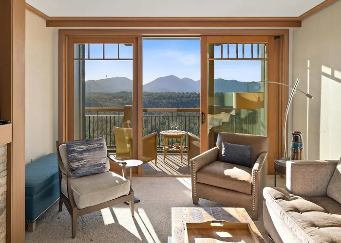 The Best Luxury River View Full Apartment Lodge Unit - 5049