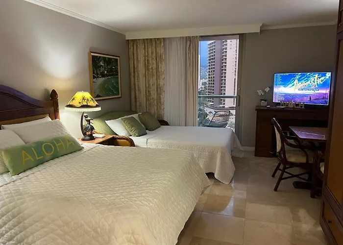 Aloha Gem Studio: Waikiki Retreat with High-Speed Wi-Fi Honolulu