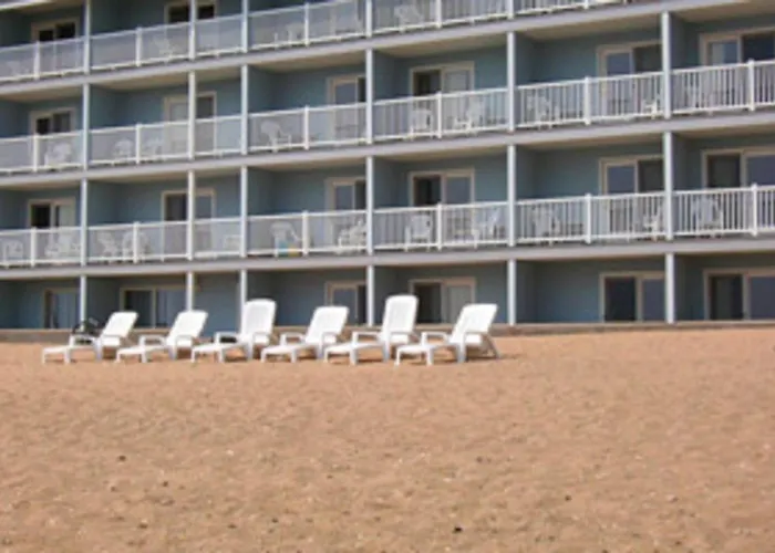 Grand Mackinaw Beachfront And Waterpark Mackinaw City