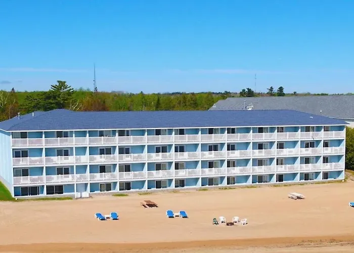 Grand Mackinaw Beachfront And Waterpark Mackinaw City