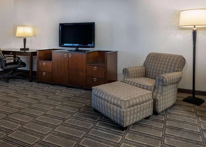 Tl Appleton Hotel