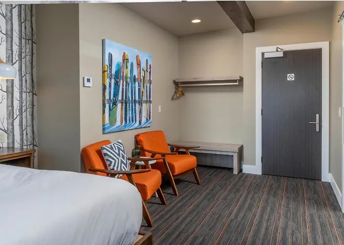 Ski Inn Taphouse Hotel