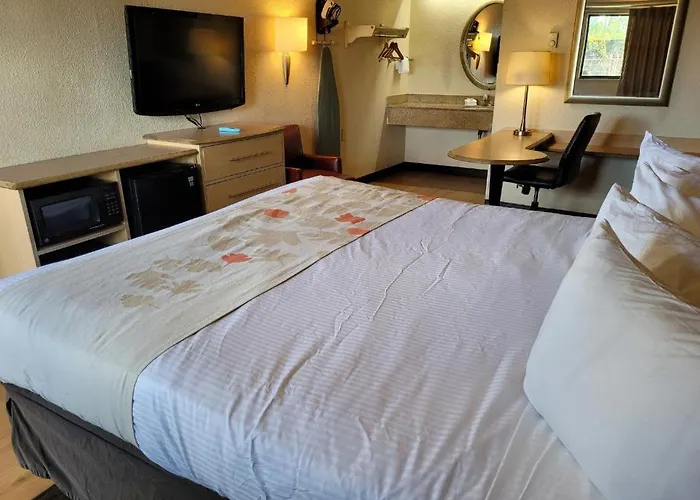 Red Oak Inn Southfield
