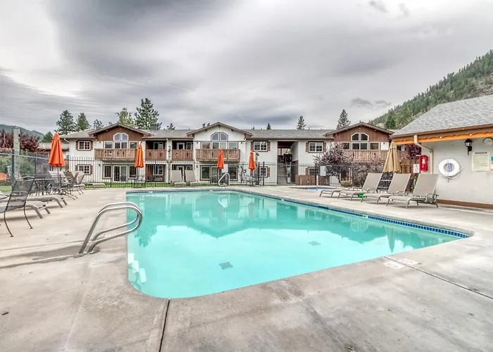 Icicle Village Resort 507 & 508: Alpine Reflections