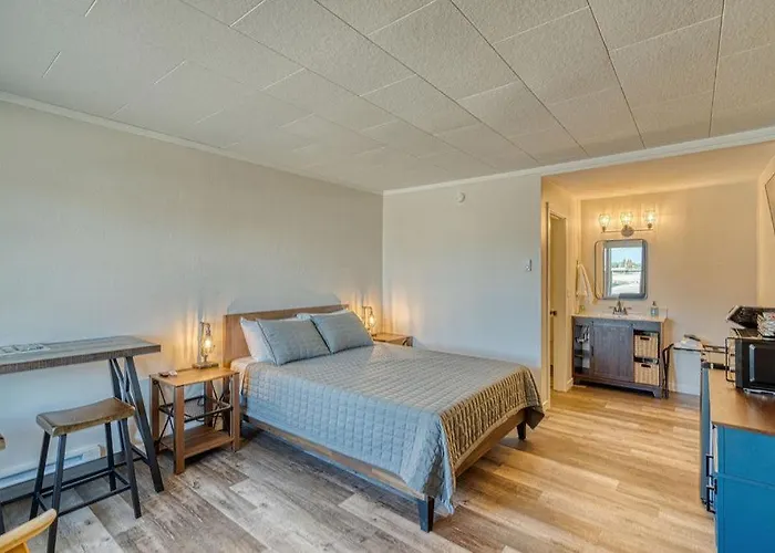 Brand New Cozy Studio For 2 Kalispell