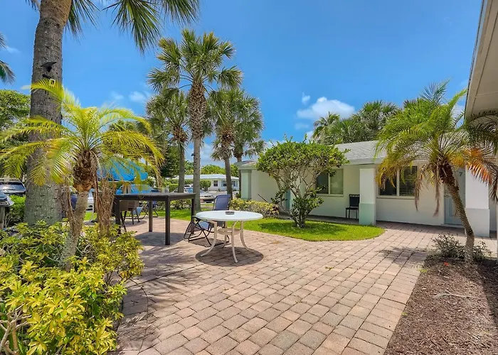 Singer Island Stunner 2 Br