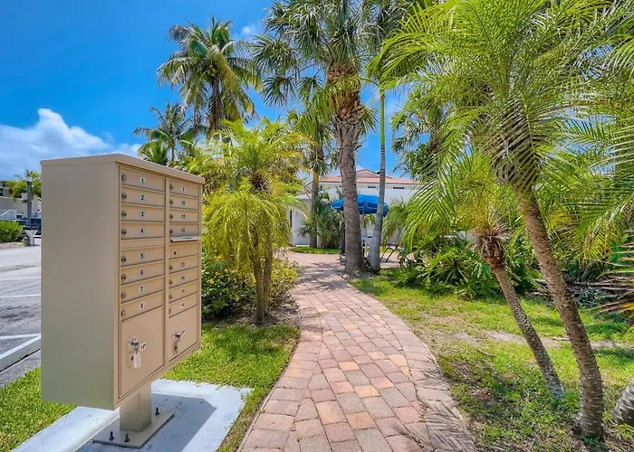 Singer Island Stunner 2 Br