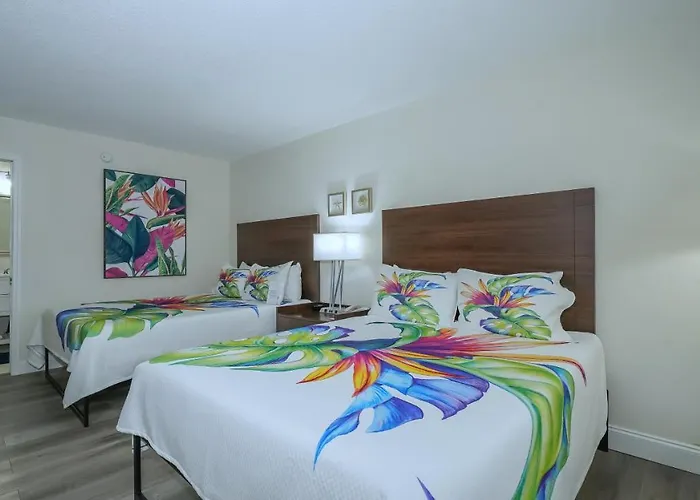 All-New, Private, Huge Tv, Heated Pool, Tiki Bar