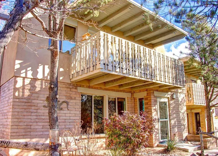 Beautiful Santa Fe Residence Blocks From The Plaza And Close To Ski Basin