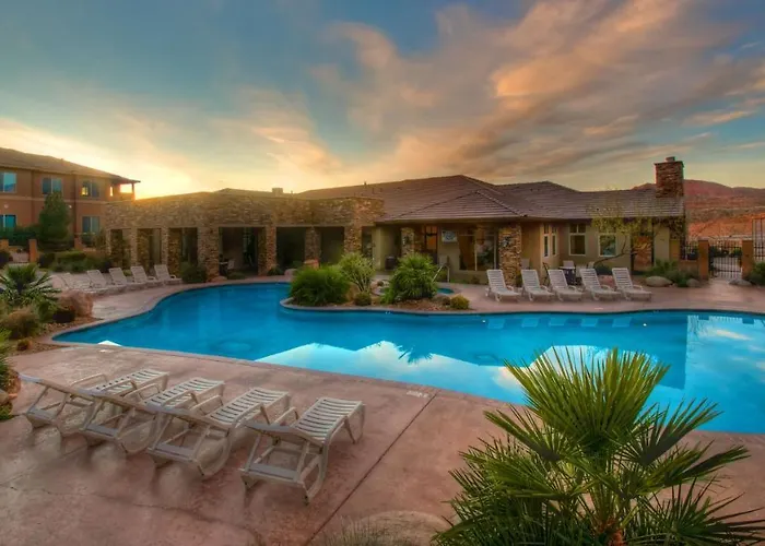 D5-Coral Springs Poolside-Ground Floor 3-Bedroom Hillside View