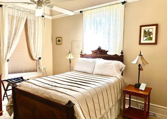 The Kate Shepard House Aparthotel Mobile