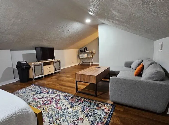 Clinton Studio Lafayette