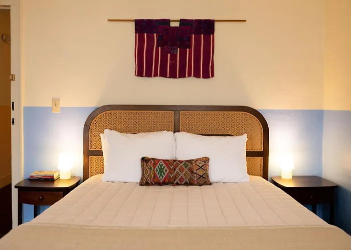 The Vesper Woodstock Bed & Breakfast