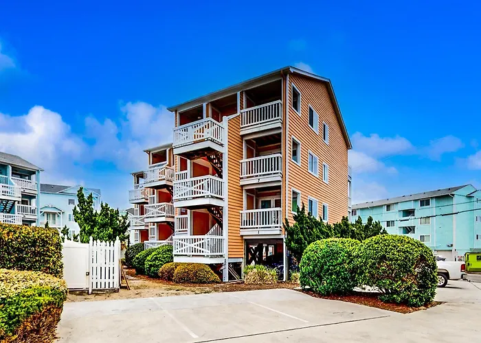 Cozy Carolina Condo | 2 Private Balconies & Pool | Short Walk To Beach