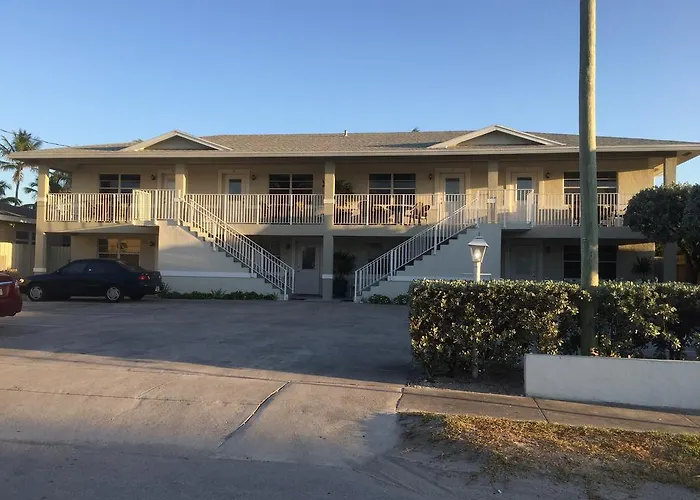 Hollywood By The Sea Hotel