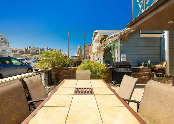 Tropical Awesome Apartment Newport Beach