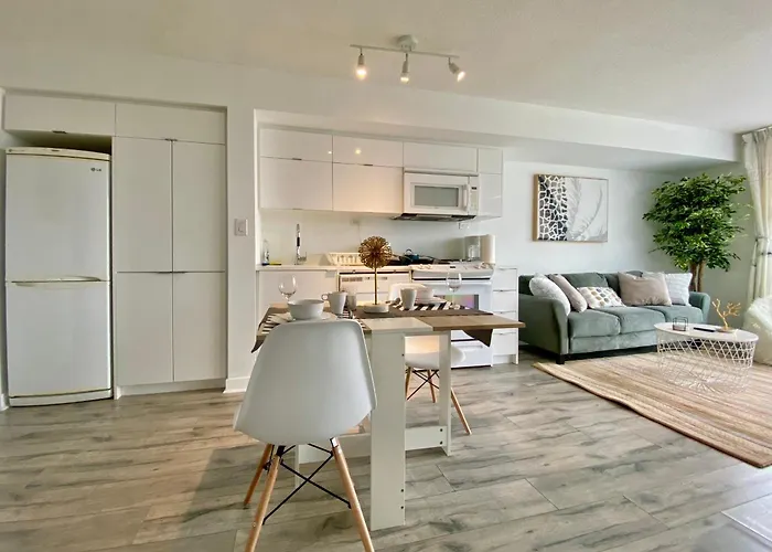 Luxury Executive Toronto Downtown Suites