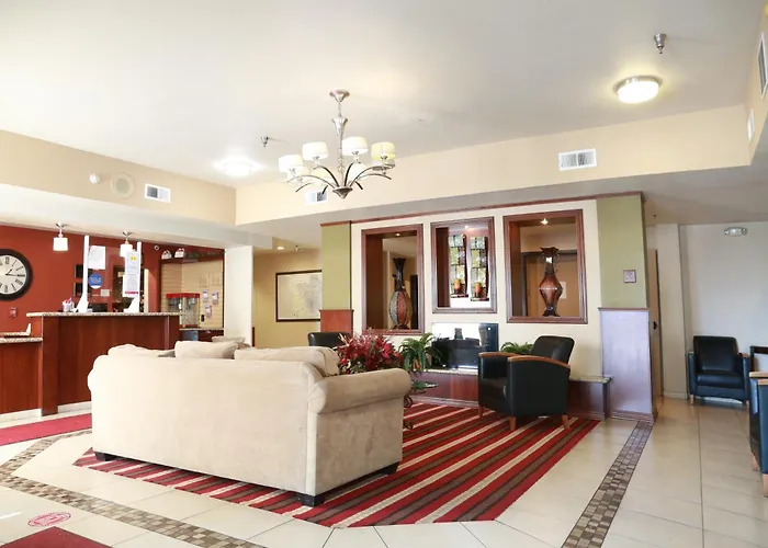 Ramada By Wyndham Fresno Northwest Hotel