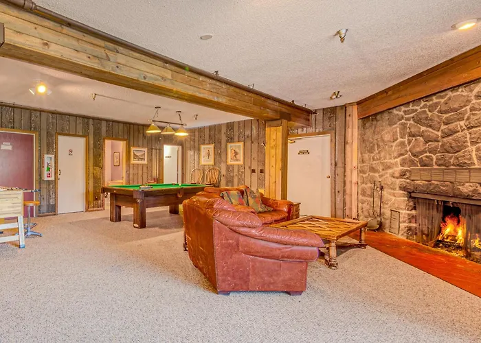 Skiway Lodge At Thunderhead Government Camp