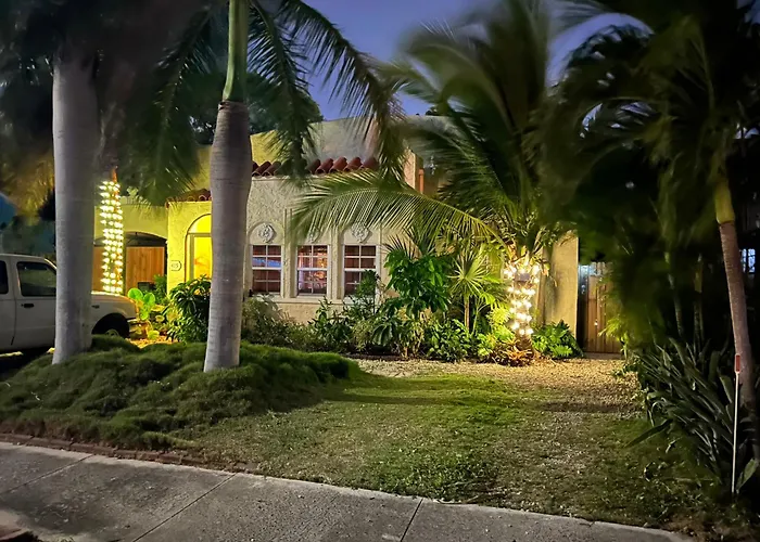 The Cottage At Pineapple House West Palm Beach