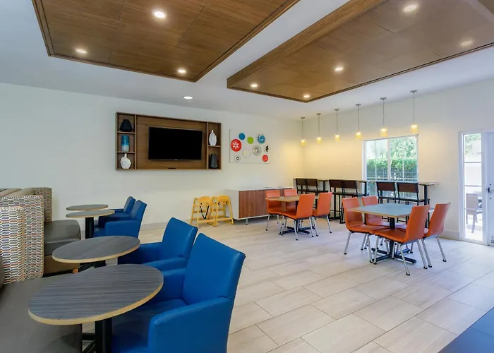 Holiday Inn Express Tampa North Telecom Park By Ihg Temple Terrace
