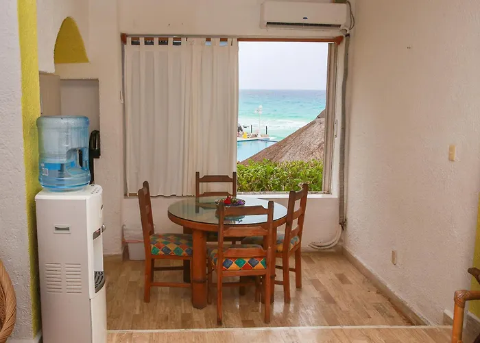 Cancun Beach Aparthotel Brisas
