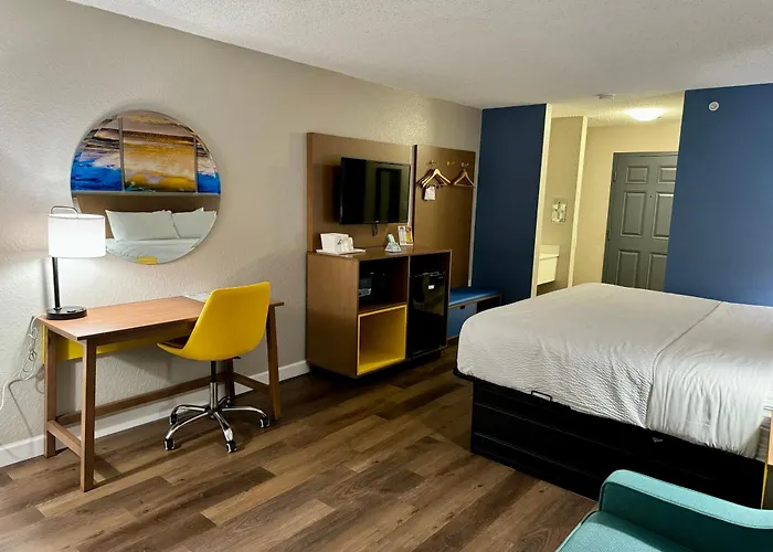 Days Inn By Wyndham Sarasota I-75