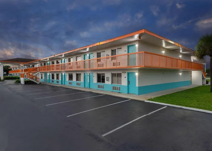 Howard Johnson By Wyndham Vero Beach/I-95