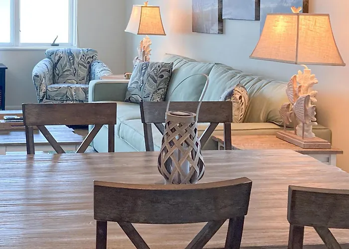 Beautiful Condo With Gorgeous Ocean Views From Balcony + Shared Pool & Free Wifi Franklintown