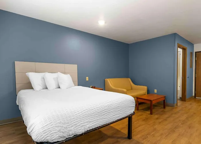 Woodspring Suites Fayetteville I-49