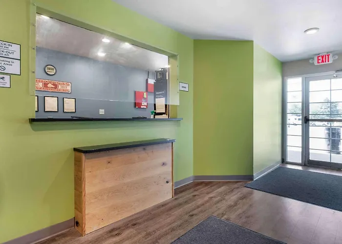 Woodspring Suites Fayetteville I-49