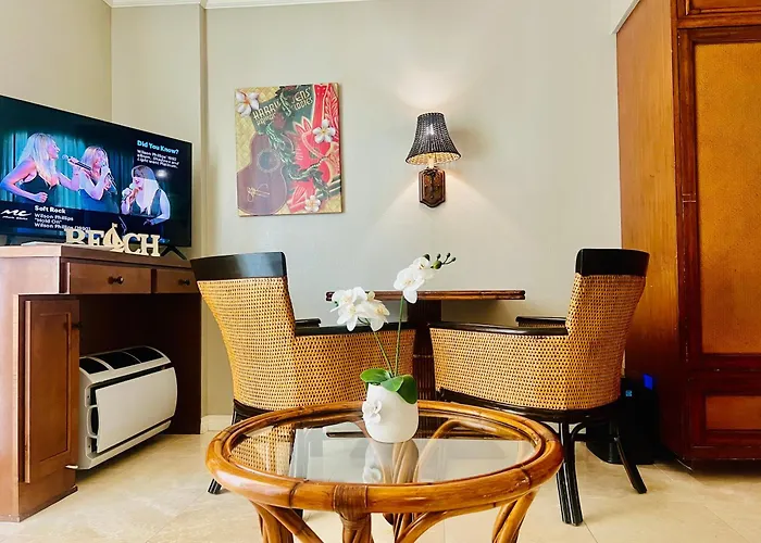 Aloha Gem Studio: Waikiki Retreat with High-Speed Wi-Fi Honolulu