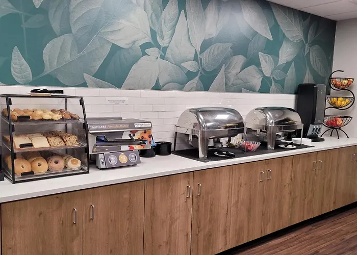 Everspring Inn And Suites