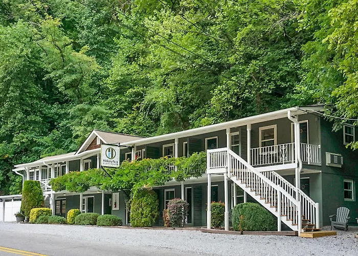 Hickory Falls Inn Chimney Rock