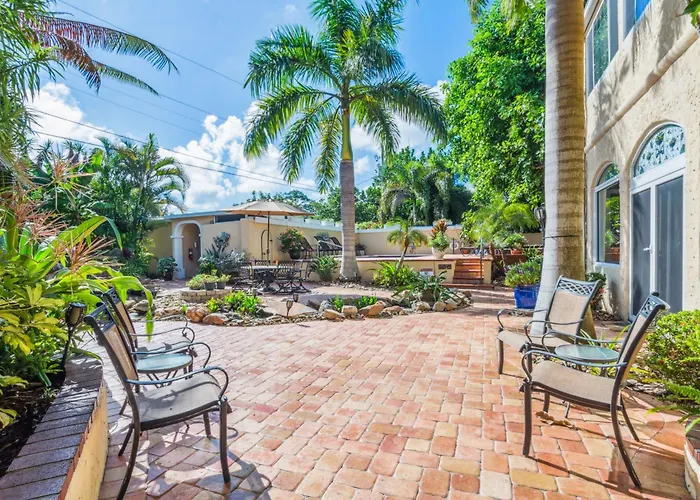 Banyan House Vacation Rentals Venice