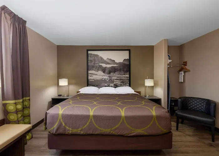Super 8 By Wyndham Belgrade/Bozeman Airport Motel