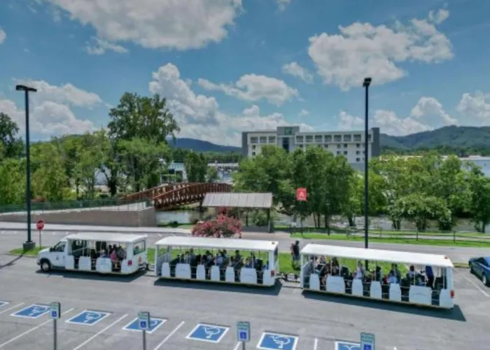 Holiday Inn & Suites Pigeon Forge Convention Center By Ihg