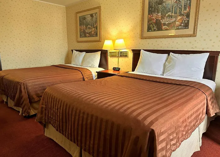 Travelodge By Wyndham Seymour
