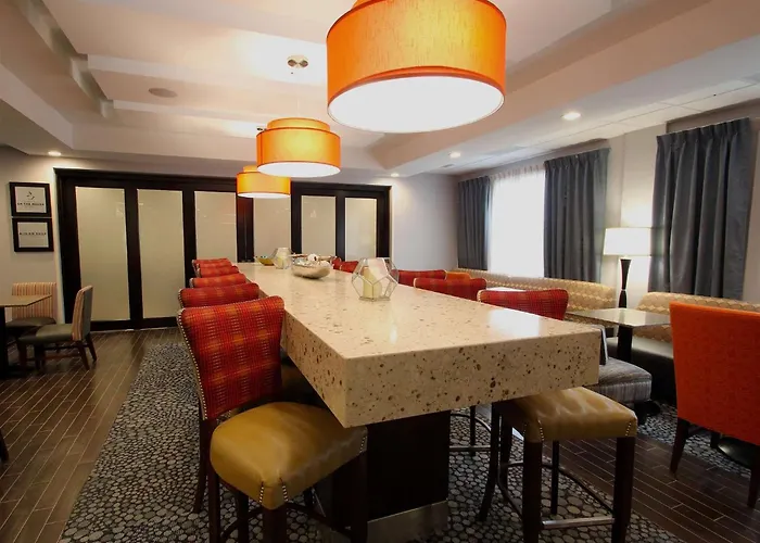 Hampton Inn- Suffolk