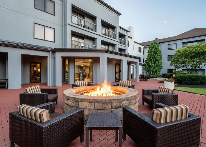 Courtyard Columbus Airport Hotel