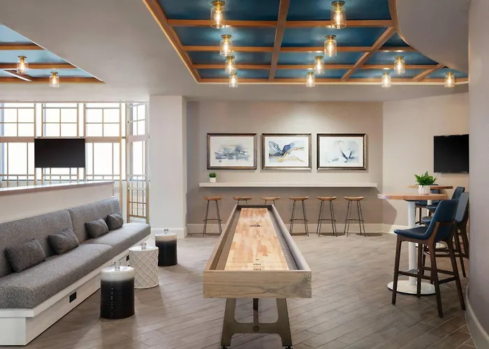 Delta Hotels By Marriott™ Virginia Beach Waterfront Suites