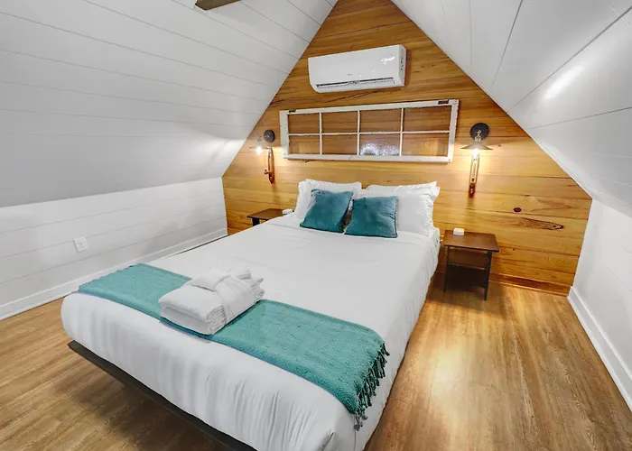 Cozy Island Cottage Charleston