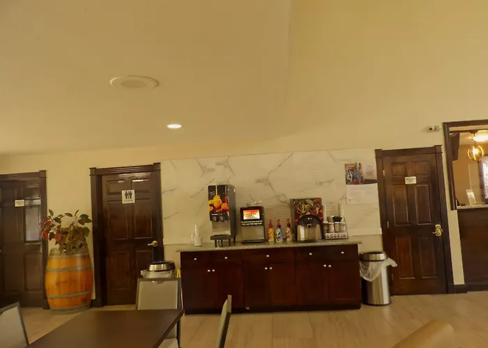 Super 8 By Wyndham Ocean Springs Biloxi