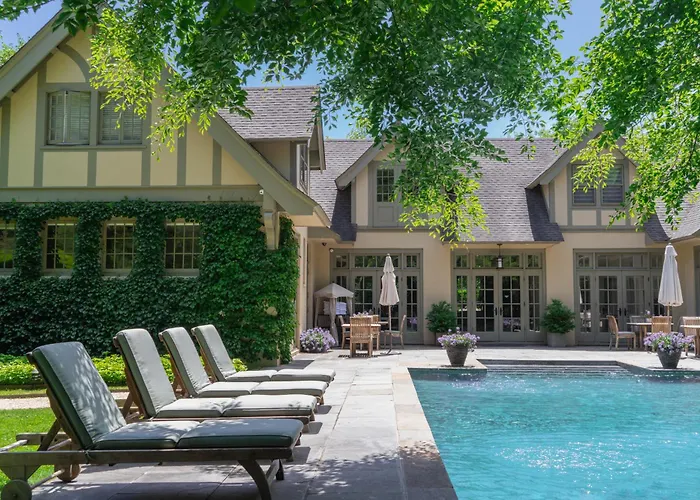 The Baker House 1650 Bed & Breakfast East Hampton