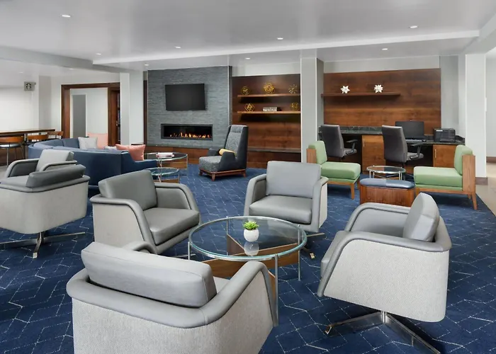 Courtyard By Marriott Manchester-Boston Regional Airport