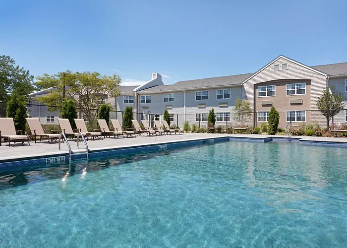 Doubletree By Hilton Cape Cod - Hyannis Hotel