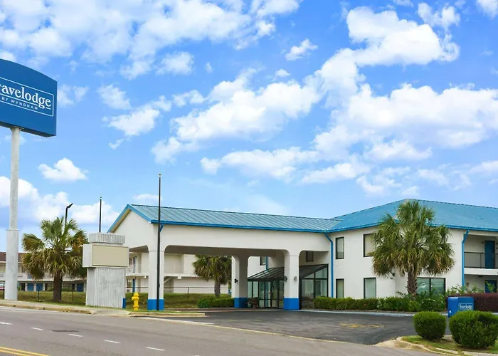Travelodge By Wyndham Montgomery East