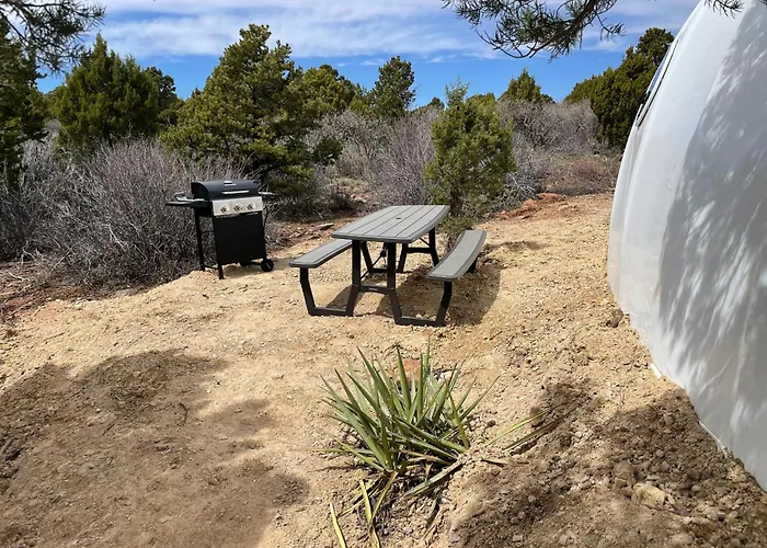 Canyon Rim Domes - A Luxury Glamping Experience!!