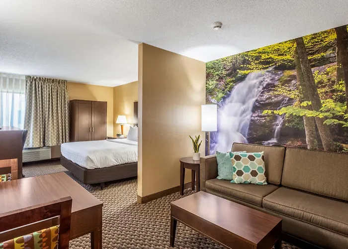Clarion Pointe Harrisonburg Hotel